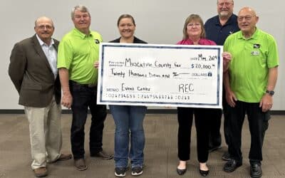 Eastern Iowa Light and Power Donate $20,000 to Event Center at the Muscatine County Fair