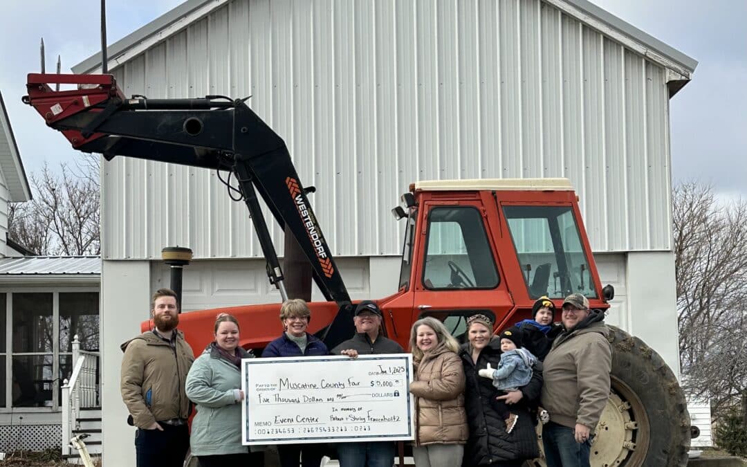 Robert & Shirley Frauenholtz Memorial Donation of ,000 to Event Center at the Muscatine County Fair